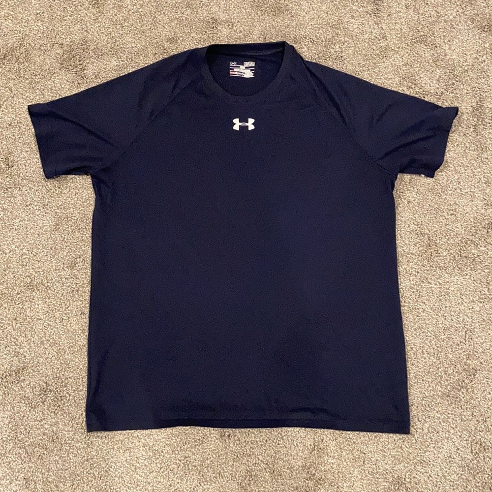 Men’s Under Armour Navy, size medium shirt